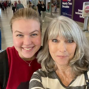 Meet your Posher, Lori